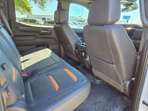 Used 2024 GMC Sierra 1500 AT4 w/ AT4 Premium Package AWD/4WD image 14