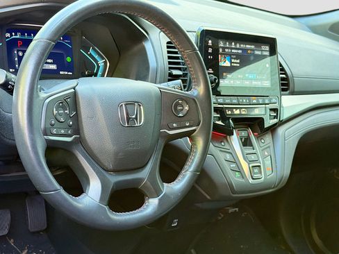 Used 2023 Honda Odyssey Sport image 4
