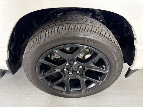 Used 2023 RAM 1500 Laramie AWD/4WD image 10
