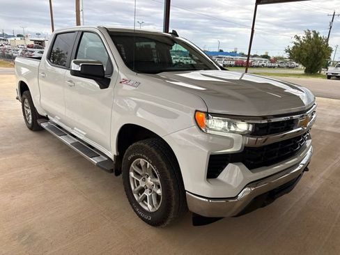 Used 2025 Chevrolet Silverado 1500 LT AWD/4WD image 1