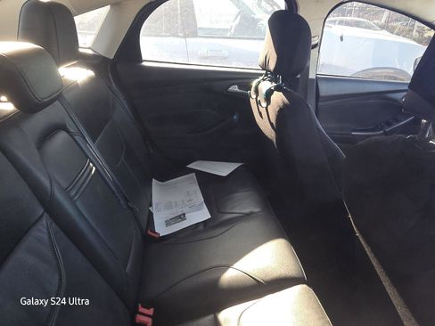 Used 2016 Ford Focus SE w/ Equipment Group 201A image 9