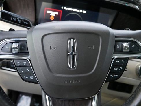 Used 2020 Lincoln Navigator Reserve w/ Luxury Package image 17