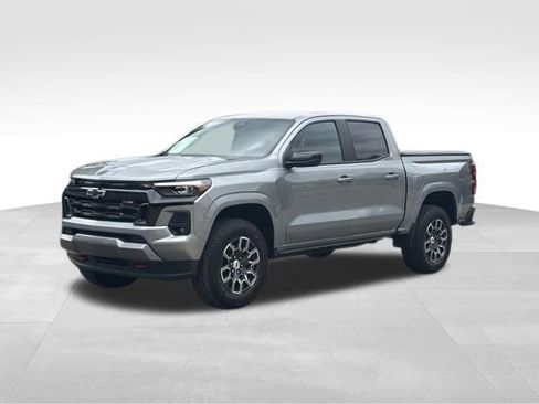 Used 2024 Chevrolet Colorado Z71 w/ Z71 Convenience Package 2 AWD/4WD image 9