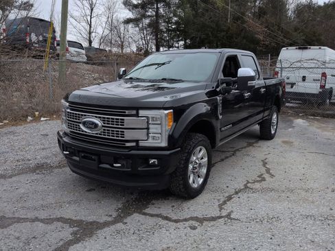 Used 2018 Ford F250 Platinum w/ Platinum Ultimate Package image 4