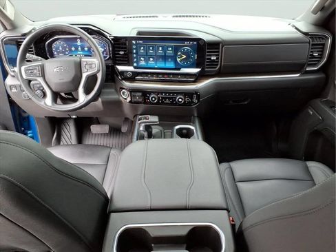 Used 2024 Chevrolet Silverado 1500 LT Trail Boss w/ Convenience Package II AWD/4WD image 29