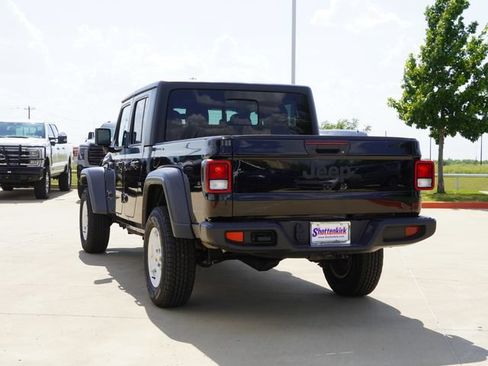 Used 2023 Jeep Gladiator Sport AWD/4WD image 7