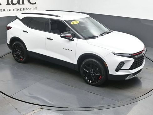 Used 2024 Chevrolet Blazer LT w/ Sound & Technology Package FWD image 39