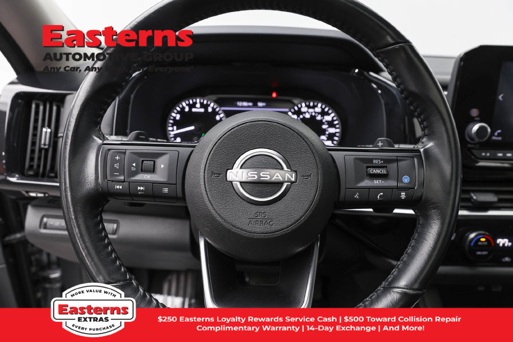 Used 2023 Nissan Pathfinder SV w/ SV Premium Package AWD/4WD image 11