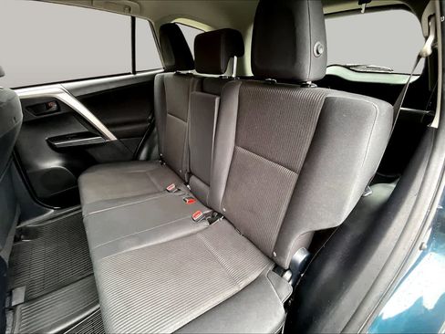 Used 2018 Toyota RAV4 LE w/ All Weather Liner Package AWD/4WD image 21