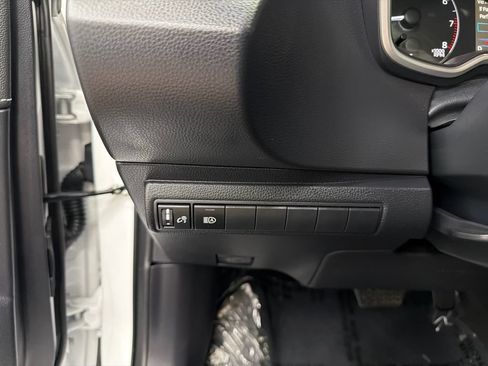 Used 2025 Toyota Corolla SE w/ SE Package FWD image 29