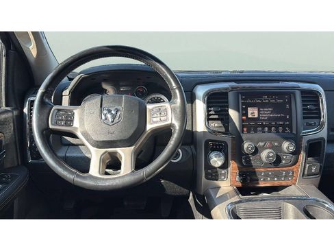 Used 2017 RAM 1500 Laramie w/ Convenience Group AWD/4WD image 12