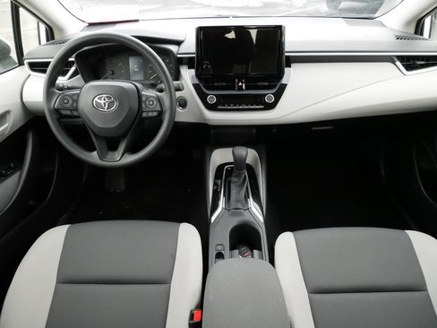 Certified 2025 Toyota Corolla LE w/ Convenience Package image 10