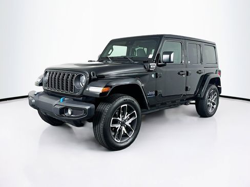 Used 2024 Jeep Wrangler Unlimited w/ Convenience Group AWD/4WD image 3