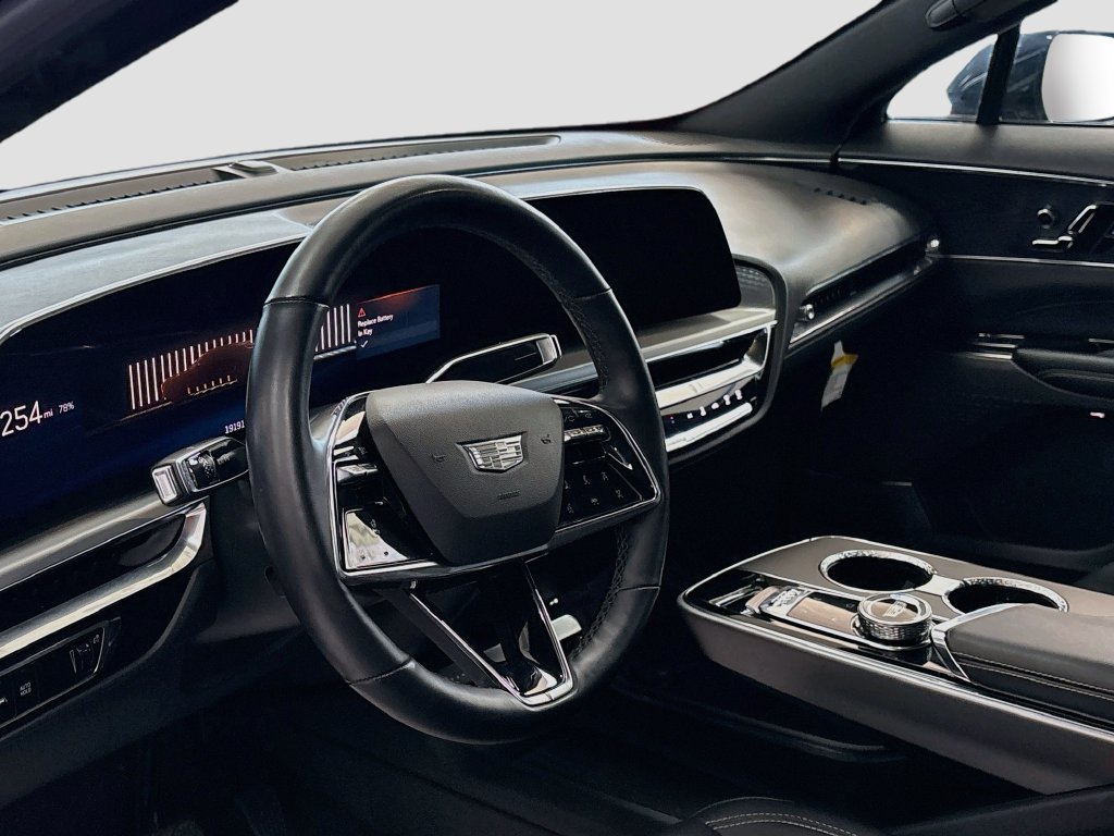 Used 2024 Cadillac Lyriq Luxury AWD/4WD image 20