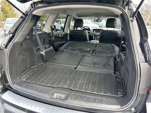 Used 2020 Nissan Pathfinder SV w/ Cargo Package image 12