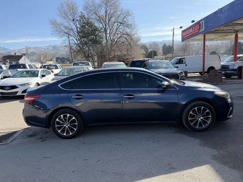 Used 2018 Toyota Avalon XLE w/ Carpet Mat Package image 2