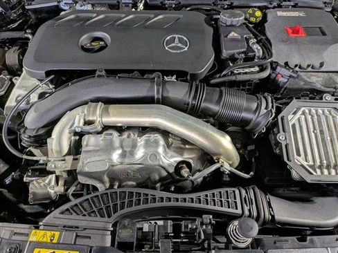 New 2025 Mercedes-Benz GLB 250 image 18