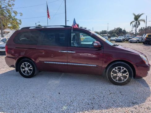 Used 2014 Kia Sedona EX w/ Navigation Package image 4