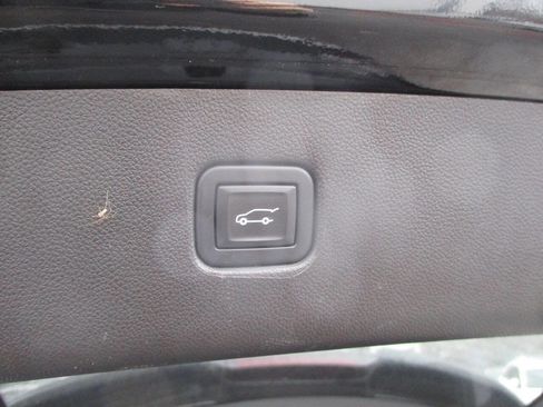 Used 2020 Chevrolet Blazer LT image 13