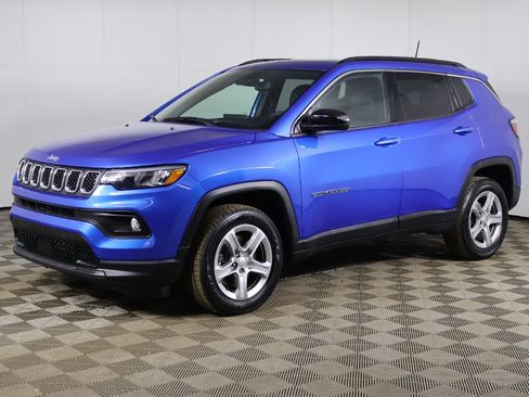 Used 2023 Jeep Compass Latitude w/ Sun and Sound Group image 7
