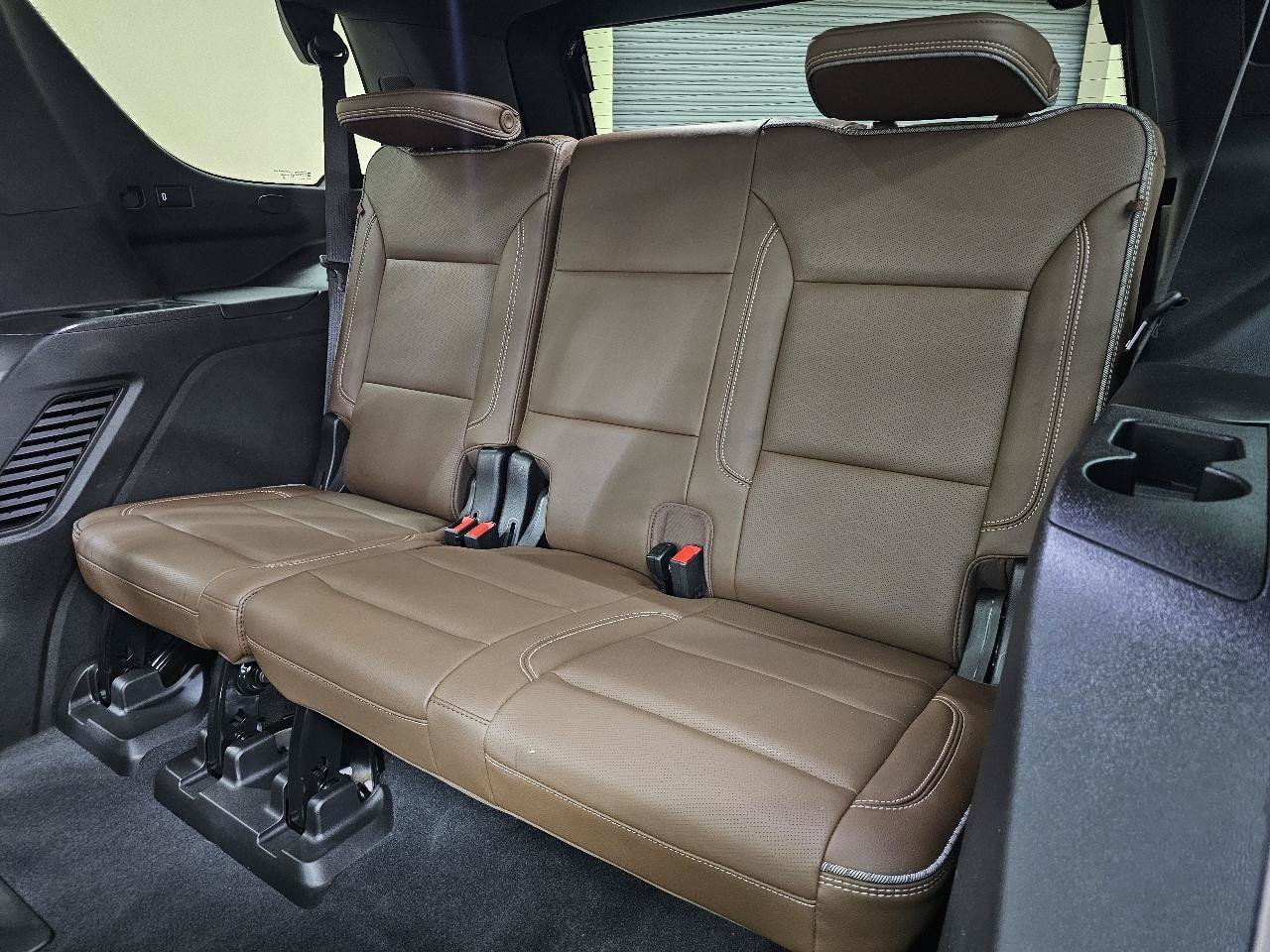 Used 2021 Chevrolet Tahoe High Country w/ Premium Package AWD/4WD image 28
