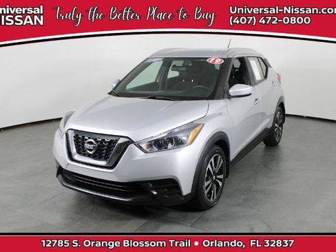 Certified 2019 Nissan Kicks SV FWD image 1