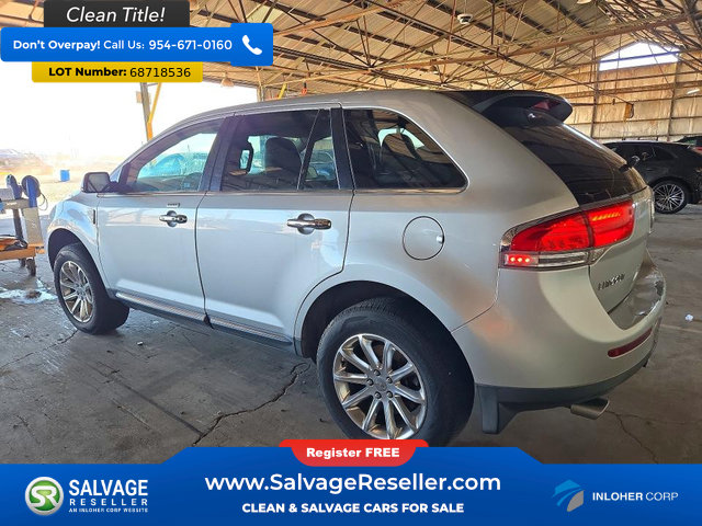 Used 2012 Lincoln MKX FWD image 3
