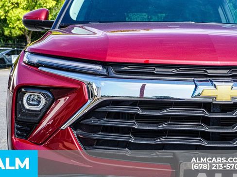Used 2025 Chevrolet TrailBlazer LT AWD/4WD image 11