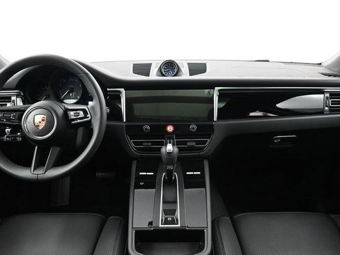 New 2025 Porsche Macan image 9