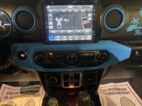 Used 2023 Jeep Wrangler Unlimited w/ Cold Weather Group image 18