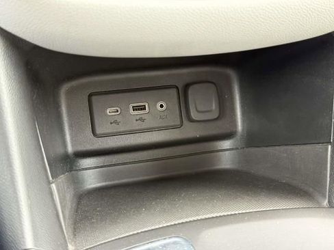 Used 2019 Chevrolet Equinox LT w/ Driver Convenience Package FWD image 27