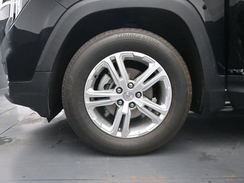 Used 2024 GMC Terrain SLE AWD/4WD image 17