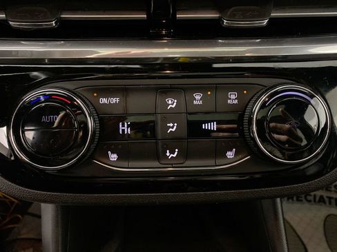 Used 2024 Buick Envista Sport Touring w/ Convenience I Package image 18