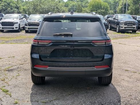 New 2026 Jeep Grand Cherokee Limited w/ Limited Altitude Package AWD/4WD image 4
