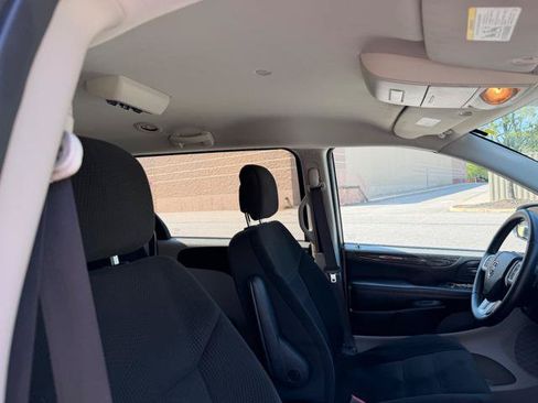 Used 2017 Dodge Grand Caravan SE w/ Power Window Group FWD image 13