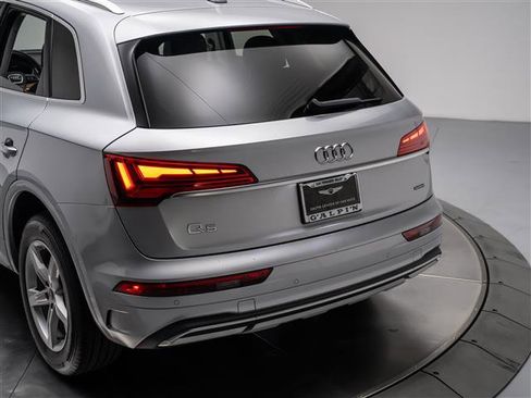 Used 2021 Audi Q5 2.0T Premium w/ Convenience Package image 32