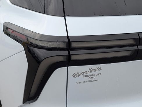 New 2026 Chevrolet Traverse RS image 11