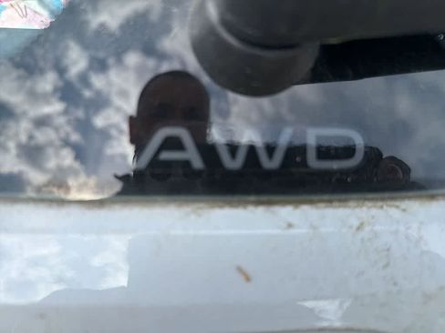 Used 2023 Honda HR-V LX image 8