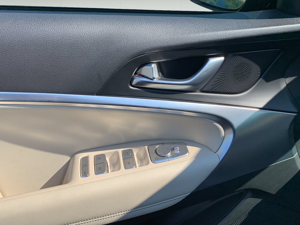 Certified 2026 Genesis G70 2.5T RWD image 12