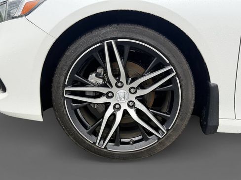 Used 2022 Honda Accord Touring image 16