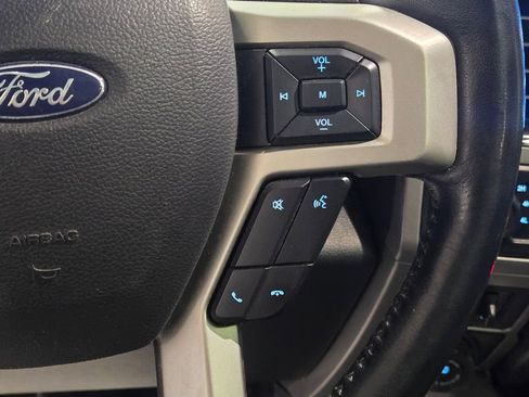 Used 2022 Ford F250 Lariat w/ Black Appearance Package image 14