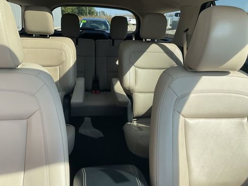 Used 2022 Ford Explorer XLT w/ Equipment Group 202A image 22