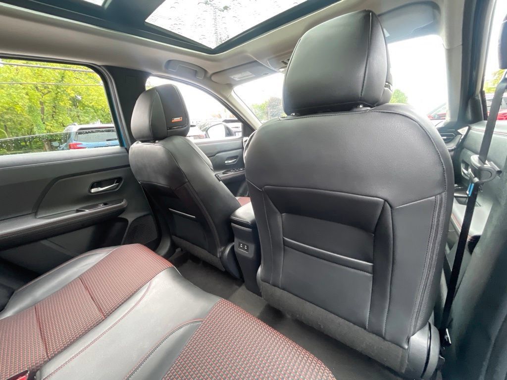 Certified 2025 Nissan Kicks SR w/ SR Premium Package AWD/4WD image 22