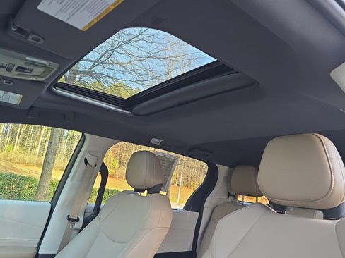 Used 2021 Toyota Sienna XLE image 29