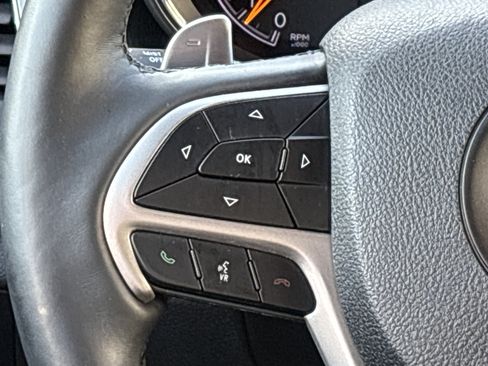 Used 2017 Jeep Grand Cherokee Altitude RWD image 22