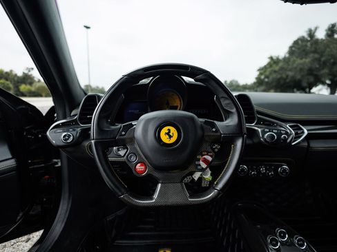 Used 2012 Ferrari 458 Italia Coupe RWD image 47