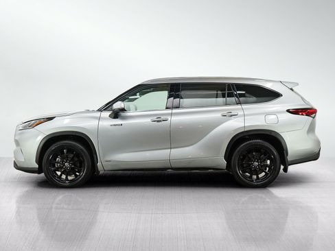 Used 2021 Toyota Highlander Limited AWD/4WD image 2