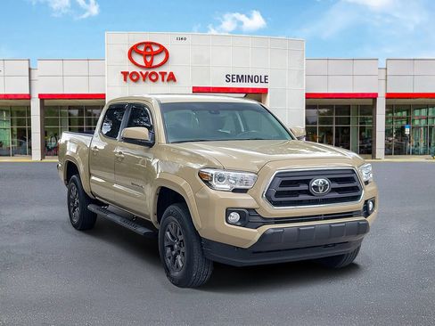 Used 2020 Toyota Tacoma SR5 RWD image 2