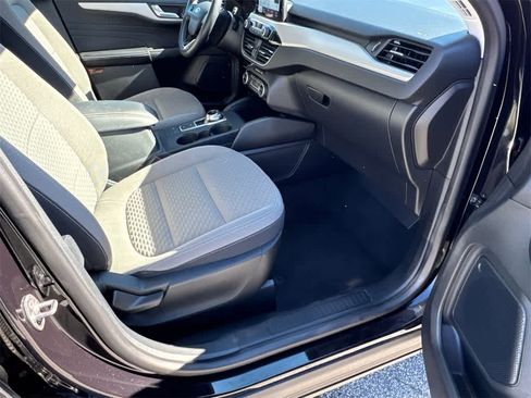 Certified 2021 Ford Escape SE w/ SE Sport Appearance Package image 13