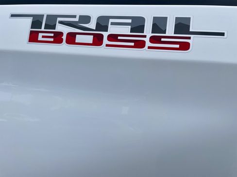 Used 2024 Chevrolet Silverado 1500 Custom Trail Boss AWD/4WD image 31